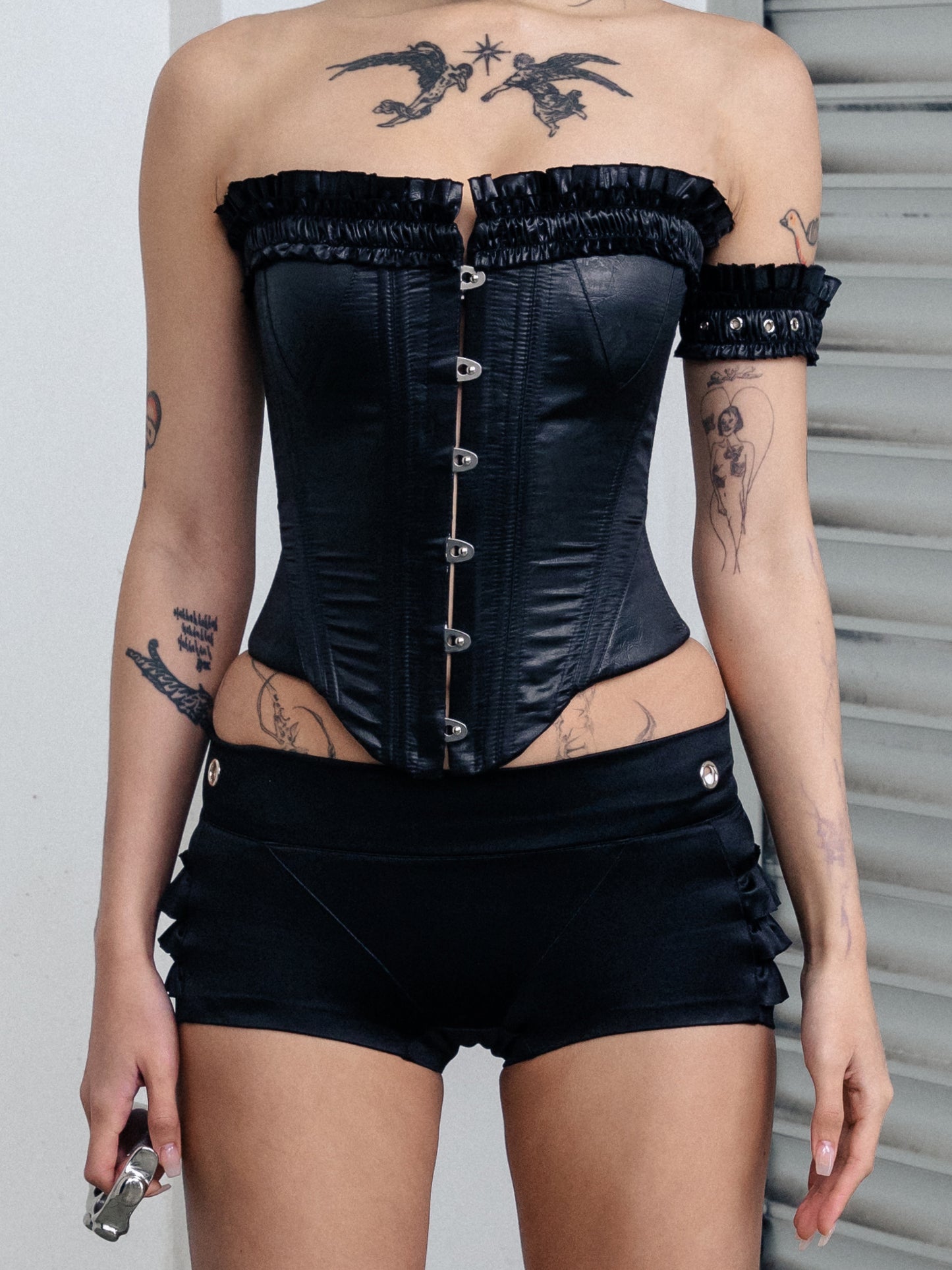 Ruffled Temper Eyelet Choker