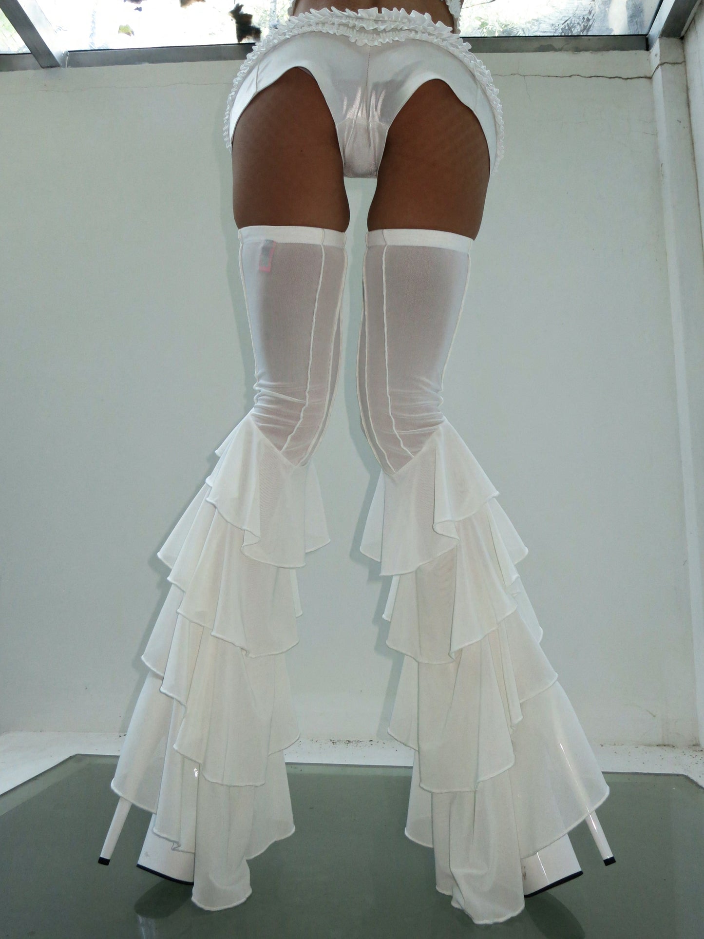 Layered Flounce Leg Frills White