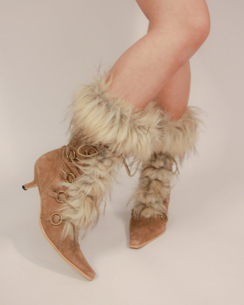SOFTCORE SUEDE BOOTS